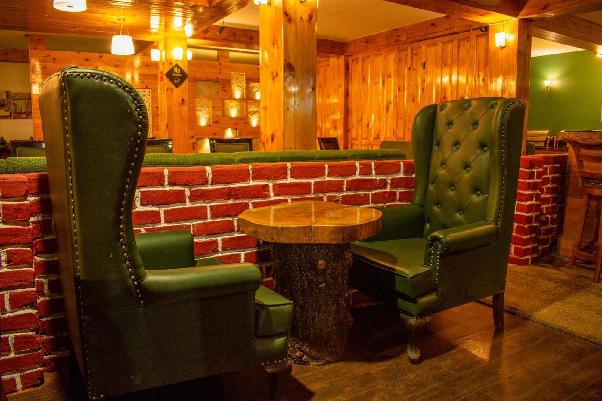The Whispering Inn Resort And Bar Manali  Exterior photo